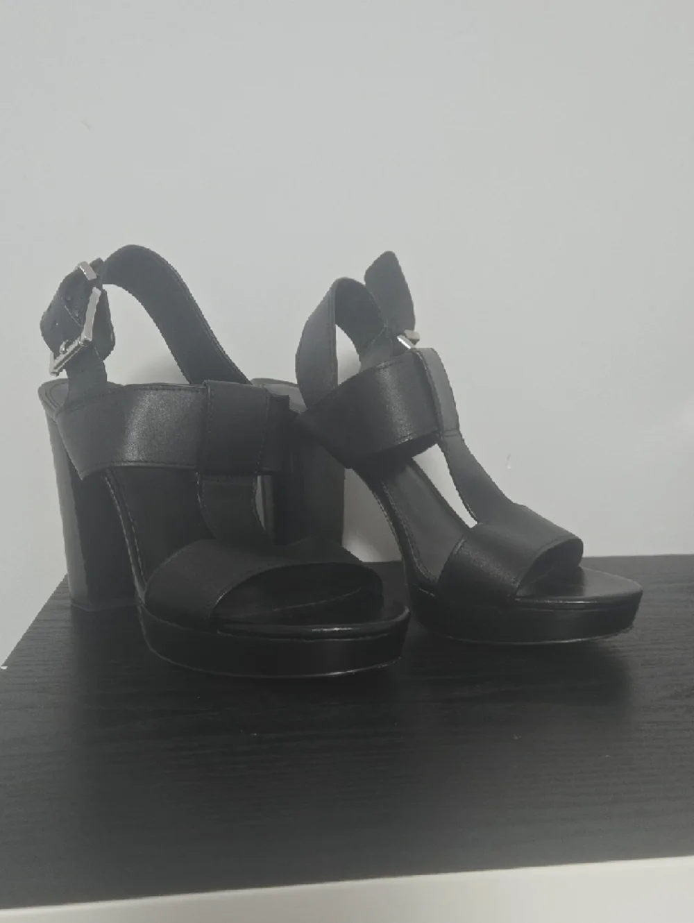 MICHAEL Michael Kors Black Leather Strappy Block Heel Sandals - Picture 2 of 3